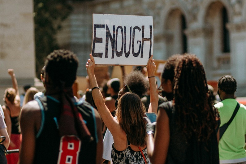 Planning to attend a protest? This guide offers practical protest safety tips, risk assessment questions to help you show up prepared. liam-edwards-x15GAQNepcQ-unsplash